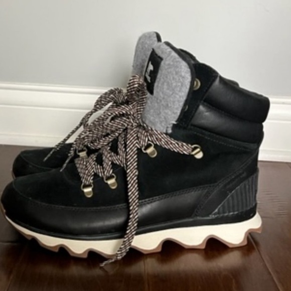 Sorel kinetic hiking boots size 11 - Picture 1 of 6